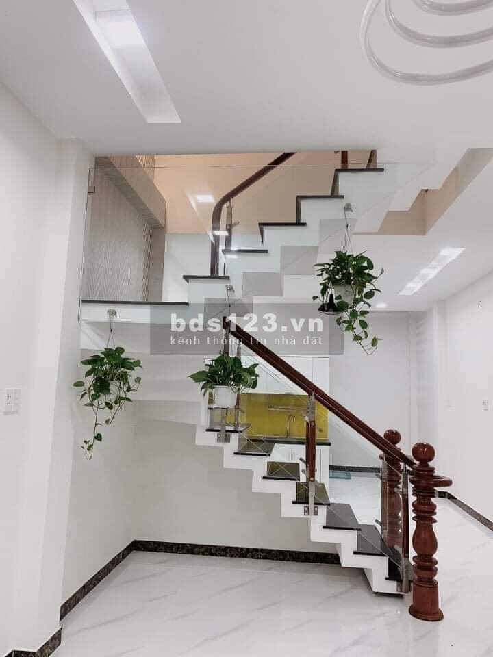 Nhà nguyên nguyên căn hẻm xe tải, diện tích 54m2, giá 6.4 tỷ, Phú Thọ Hoà