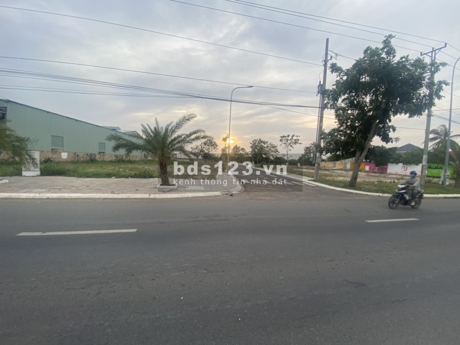 Bán Lô Đất 100m2 Full Thổ Cư Chính Chủ Giá 1.5 tỷ