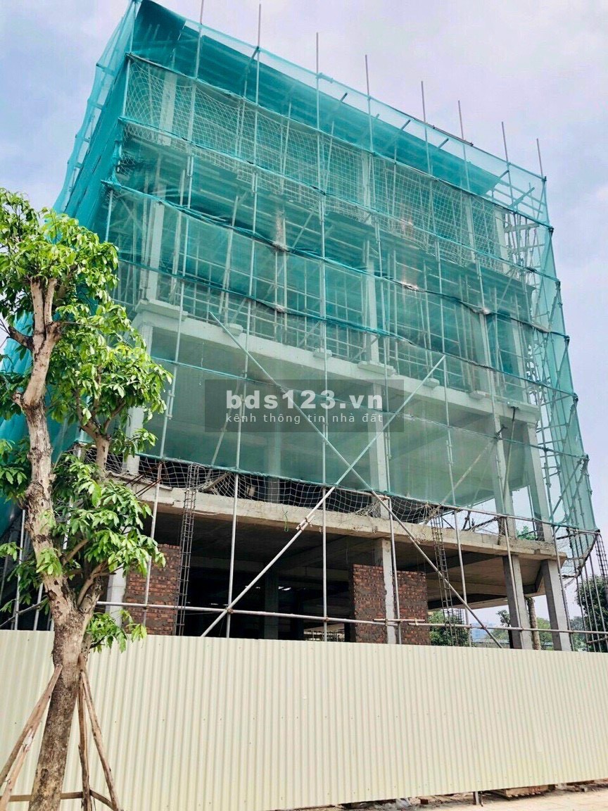 Chính chủ cần vốn kinh doanh muốn bán căn shophouse hướng Nam, vị trí cực đẹp, lh 0986321529