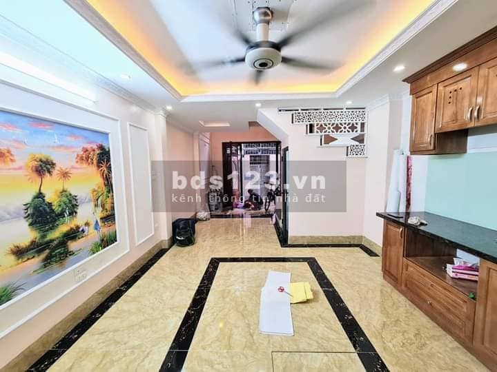 Bán nhà Nguyễn Sơn Quận Long Biên, có 1 0 2, dân trí cao dt 43m2 giá chỉ 3.63 tỷ