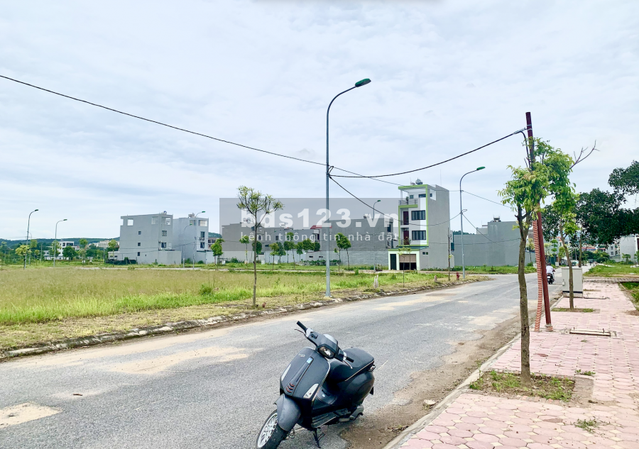 Bán gấp lô mặt tiền 6m KĐT mới Xuân Hoà Sổ đỏ cá nhân chính chủ, lh 0356144921