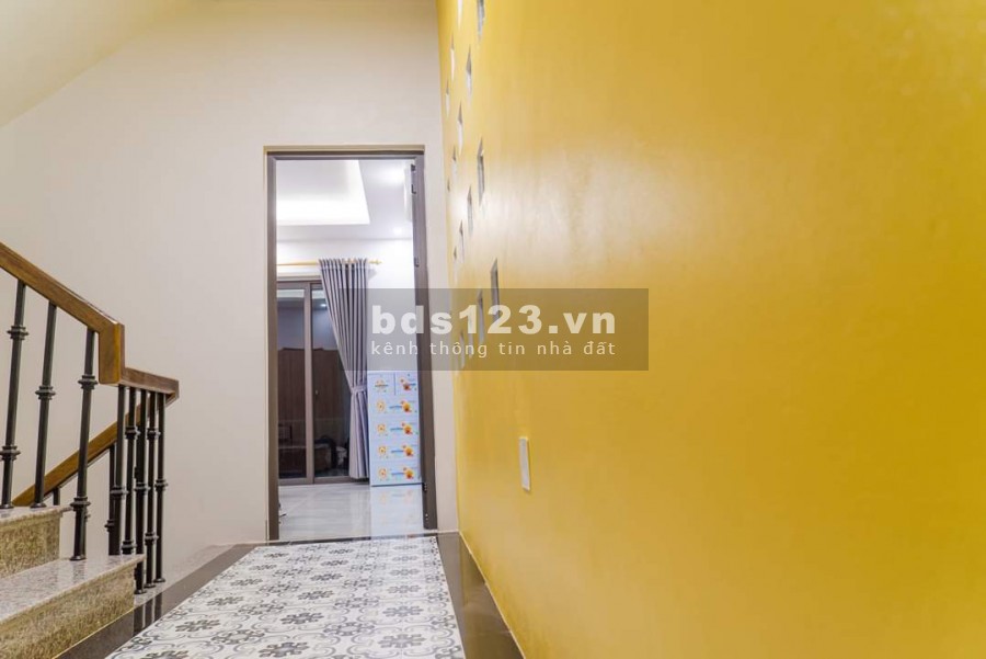 Bán nhà đường Ngô Quyền, TP HD, 52.1m2, 3 tầng, mt 4m, 3 ngủ, lô góc, đường ô tô, giá ok