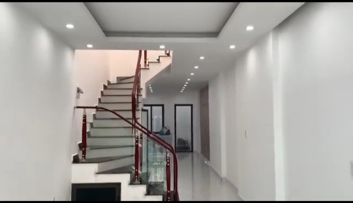 Nhà mới đẹp sát phố đi bộ tương lai Phan Xích Long 43 m2 chỉ hơn 5 tỷ
