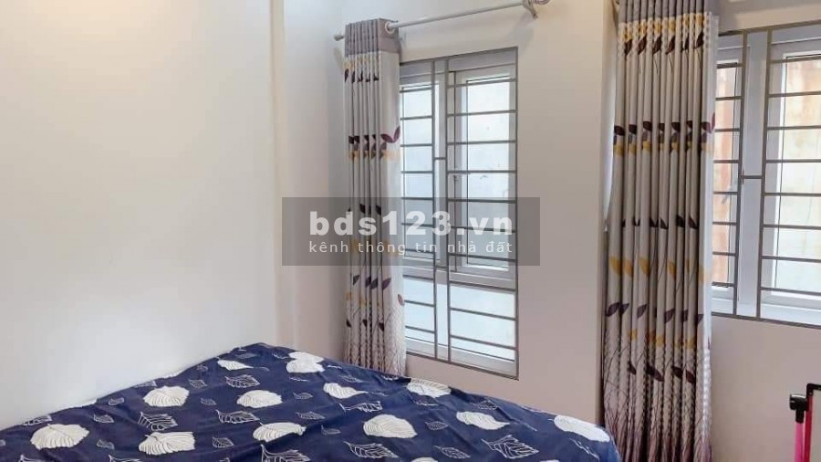 Lạc Long Quân. 30mX4.7mMT. Nhà siêu đẹp. Mặt tiền rộng. Giá 4.15tỷ