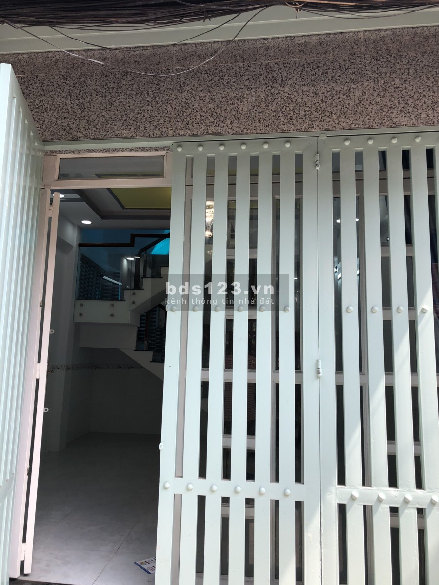 Kẹt tiền bán gấp nhà 2 mặt hẻm 25 Bông Sao phường 5 Quận 8