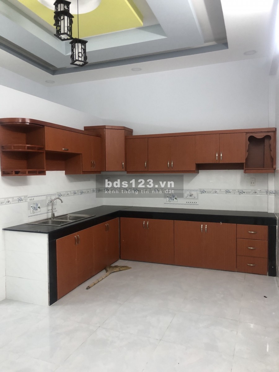 Kẹt tiền bán gấp nhà 2 mặt hẻm 25 Bông Sao phường 5 Quận 8