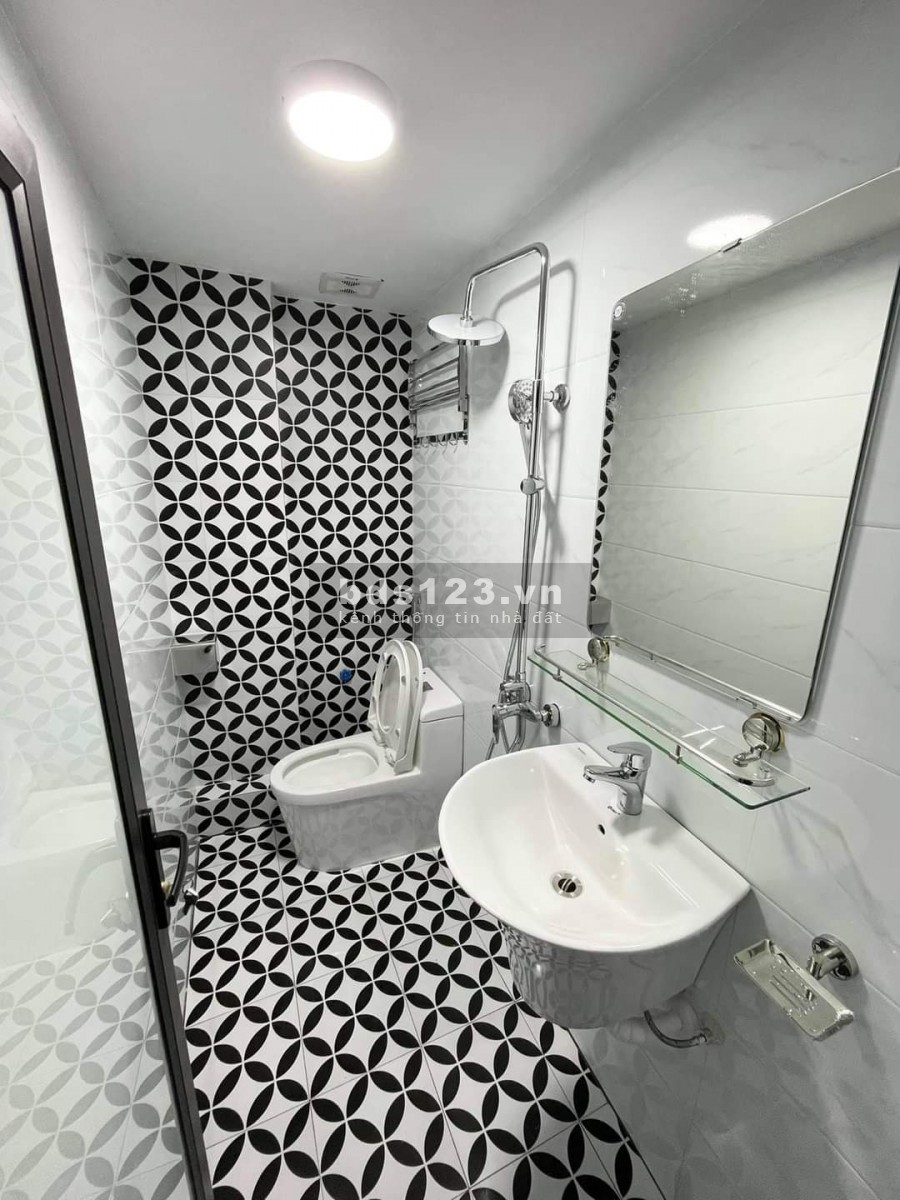 Hạ Giá Khủng Đến Cuối Tháng Nhà Phố Nguyễn Trãi 45mx4T.Cách Ô Tô Đỗ 20m