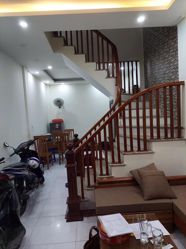 Bán nhà Quận Hà Đông, ngõ to, rộng cạnh đường ô tô tránh, kinh doanh nhỏ DT 40m giá nhỉnh 2 tỷ