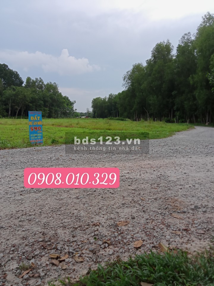 Cần bán ra 2 lô liền kề ngay visip 2 đường thông giá chỉ 4,× triệu /m2