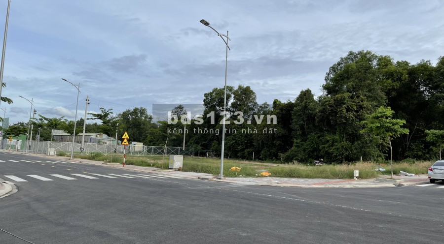 Cần Bán Lô Góc Diện Tích Lớn Nhất Khu Nhà Ở VietSing , Sản Phẩm Hấp Dẫn Cho Các Nhà Đầu Tư.