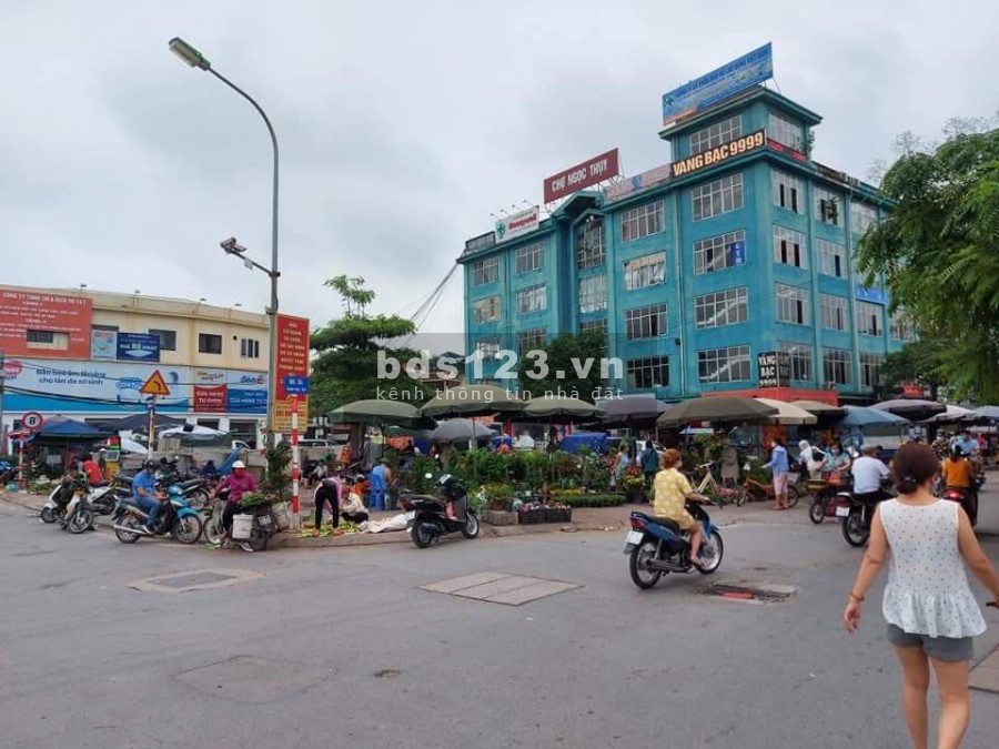 Bán Đất tặng nhà 5 Tầng phố Lâm Du 120m2*8MT kinh doanh ô tô tránh, gần 3 mặt tiền