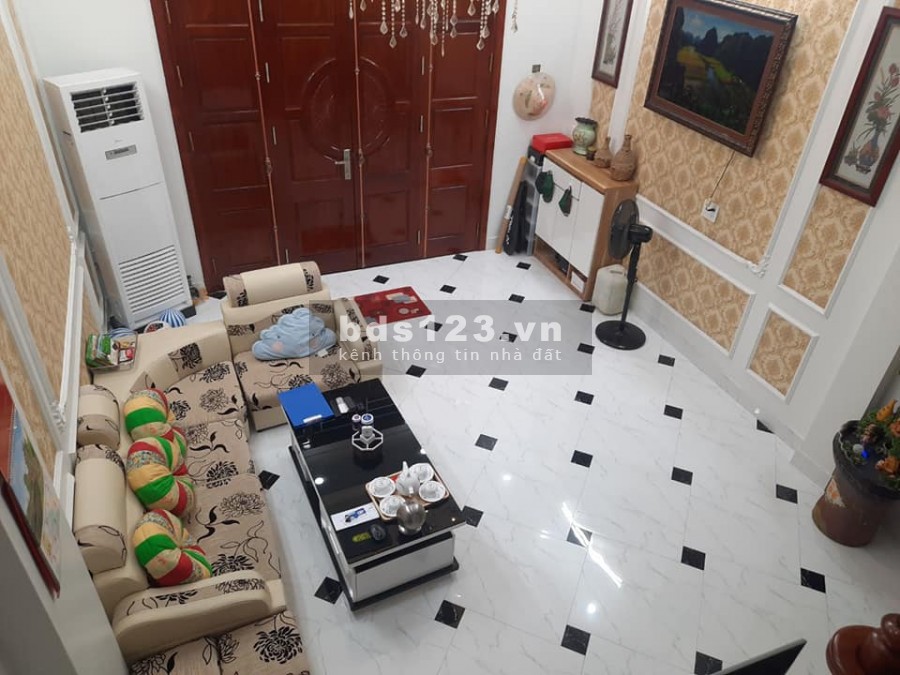 Nhà đẹp phố Nguyễn Chí Thanh, dt 44m2, 5 tầng, phân lô, gần phố ô tô đỗ cửa, giá 6.3 tỷ