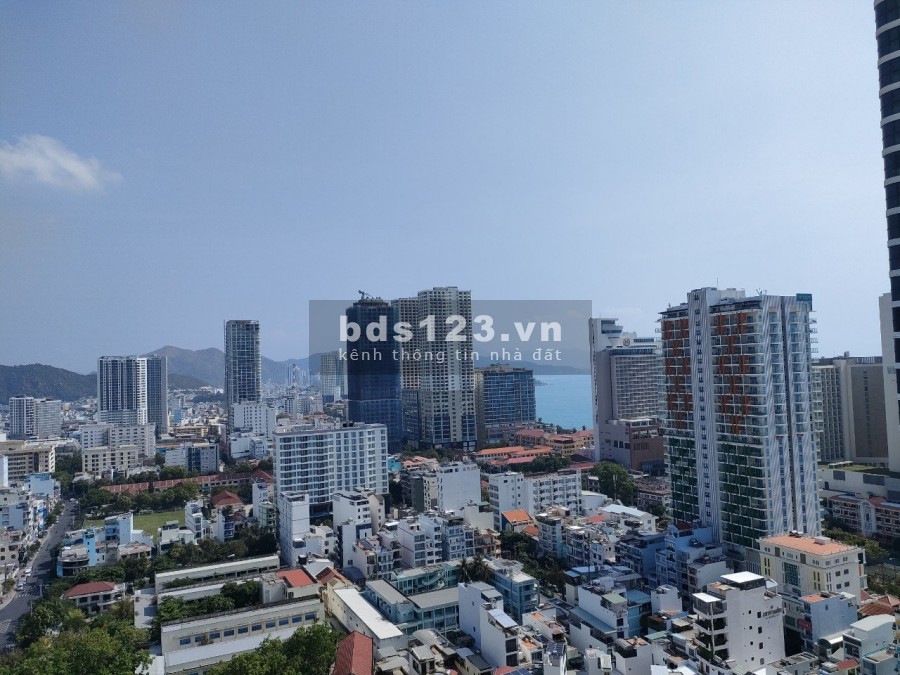 Bán căn góc siêu đẹp view biển Hud Building Nha Trang có sổ đỏ giá chỉ 2,8ty