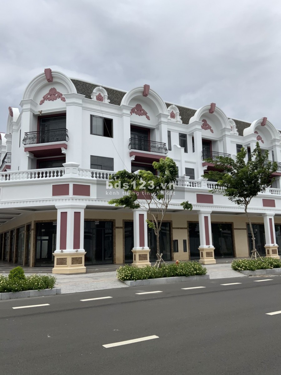 Bán gấp căn shophouse 2 mặt tiền Phú Cường_ Gía đầu tư