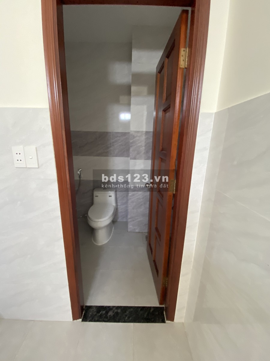 Bán nhà mặt phố thương mại Royal Town Dĩ An Bình Dương 4.5ty Lh ngay 0357782538 để được tư vấn