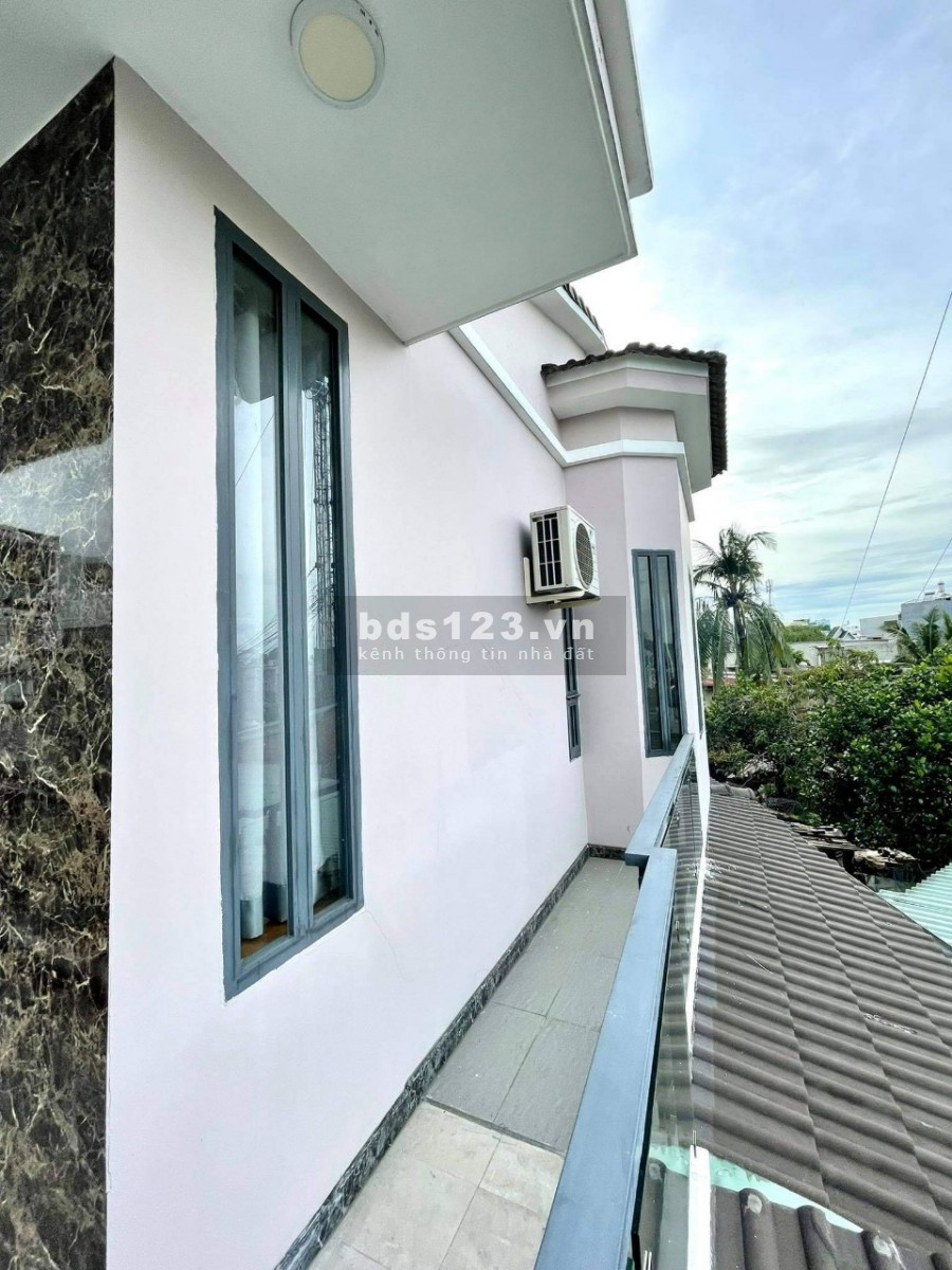 Bán nhà thành phố Thủ Đức đường Ngô Chí Quốc 92m2 1trệt 1lầu giá chỉ 5tỷ980