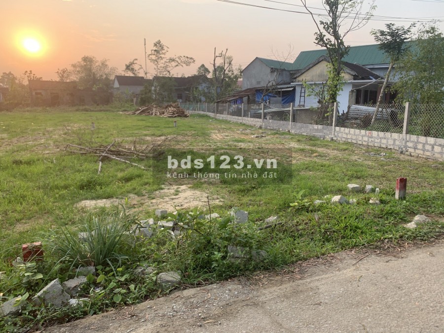 Siêu phẩm kiệt ô tô 68 Trần Hoàn, đường thông nhiều kiệt, ra đường Thuận Hoá