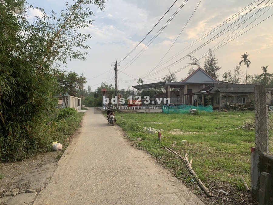 Siêu phẩm kiệt ô tô 68 Trần Hoàn, đường thông nhiều kiệt, ra đường Thuận Hoá