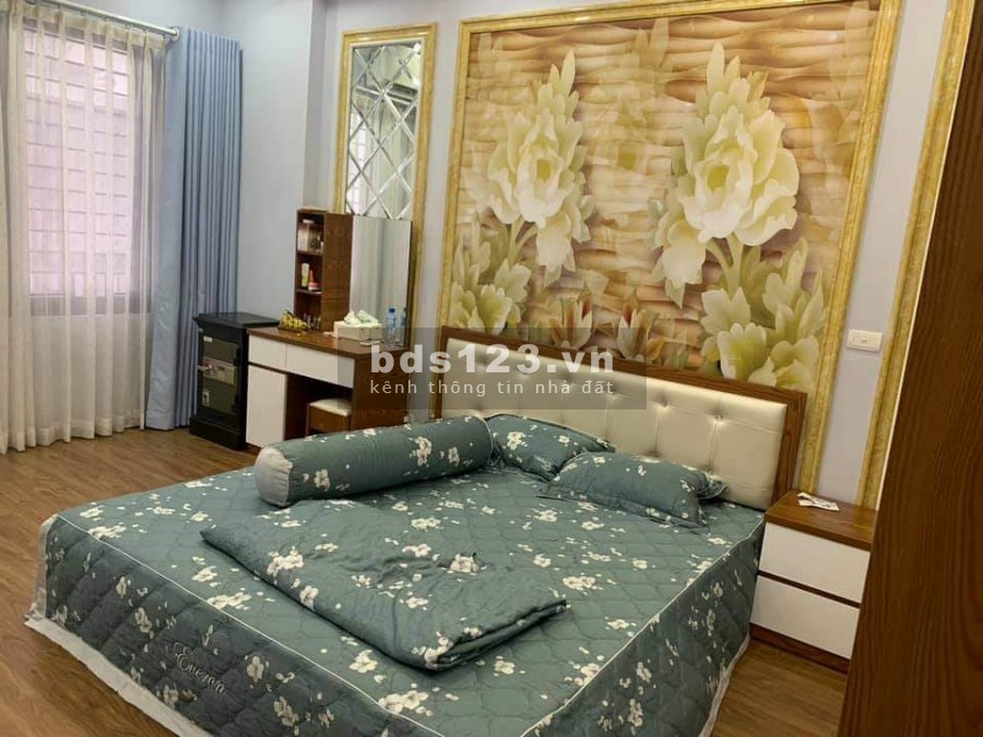 Bán nhà Bát Khối, sang trọng đầy đủ tiện nghi, dt 37m2x5T, êm ái giá 3,3tỷ
