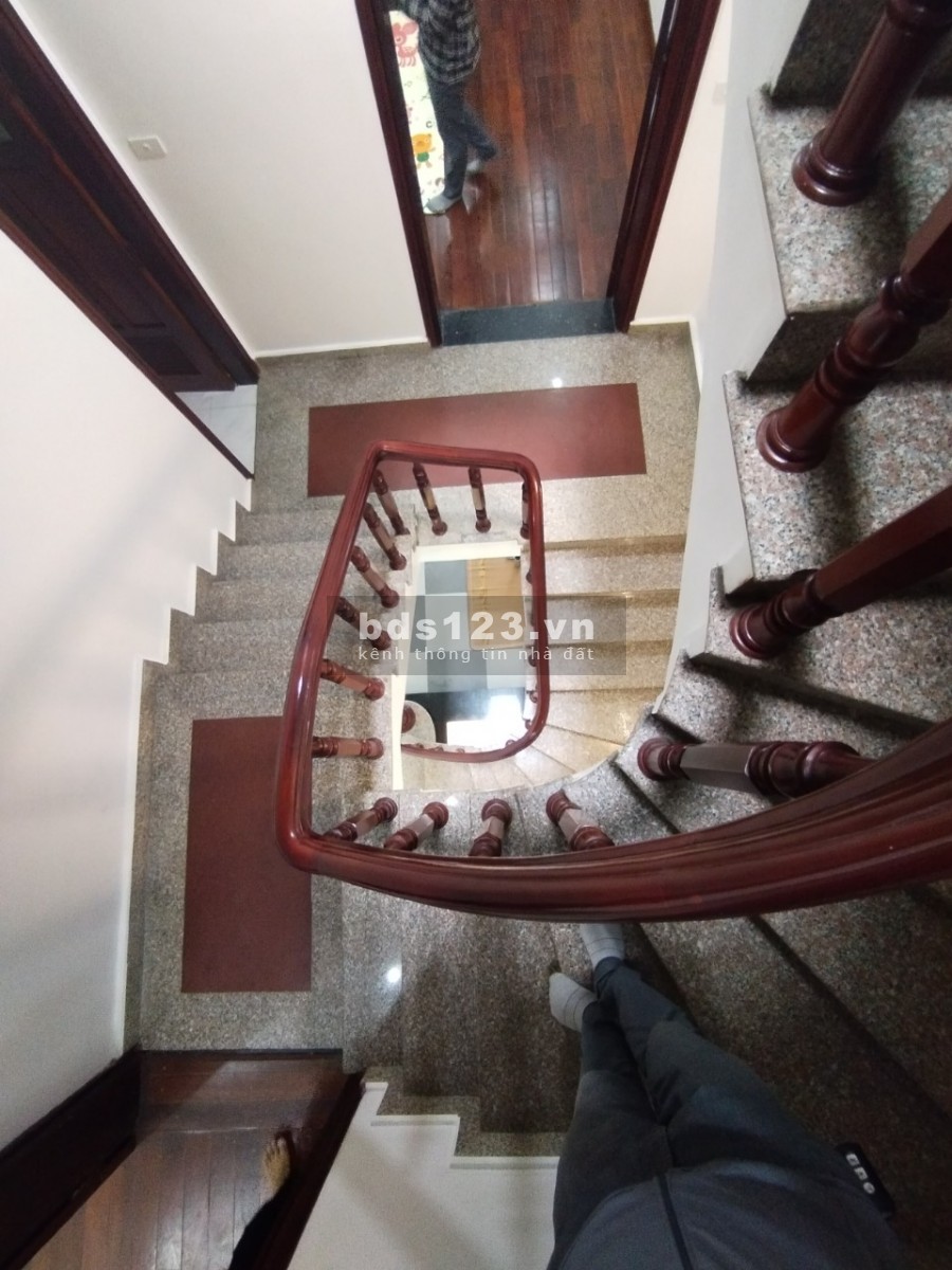 Nhà đẹp Ngõ Phố Thiên Lôi, 80m2 4 tầng. giá mềm nhất khu vực 5,6 tỷ