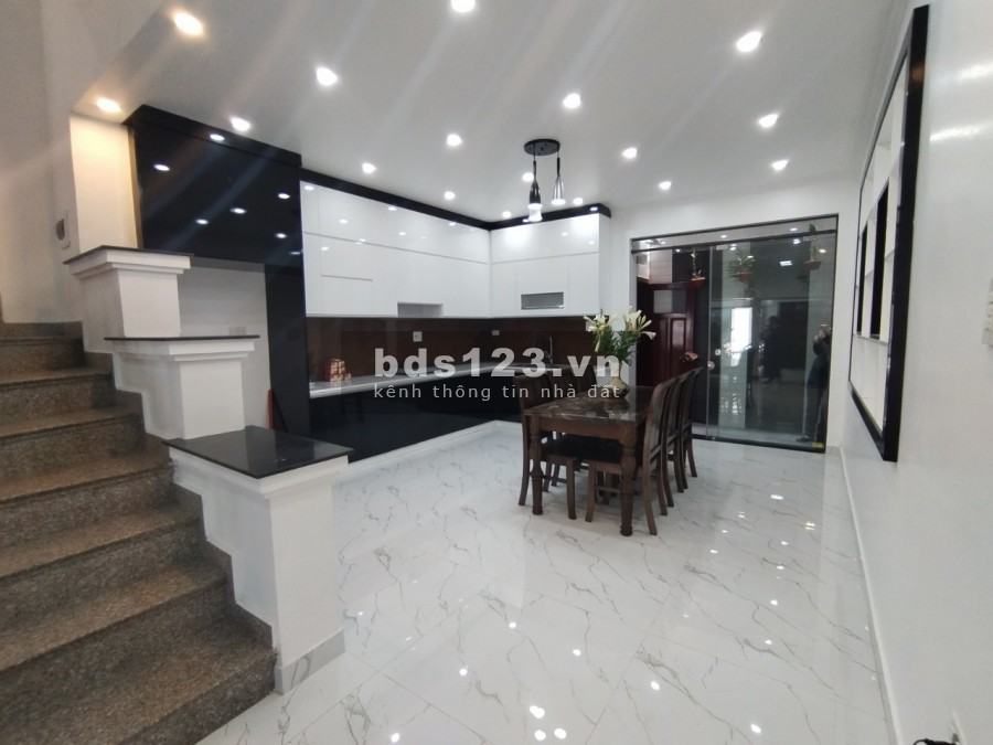 Nhà đẹp Ngõ Phố Thiên Lôi, 80m2 4 tầng. giá mềm nhất khu vực 5,6 tỷ
