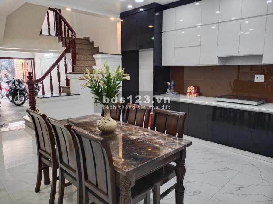 Nhà đẹp Ngõ Phố Thiên Lôi, 80m2 4 tầng. giá mềm nhất khu vực 5,6 tỷ