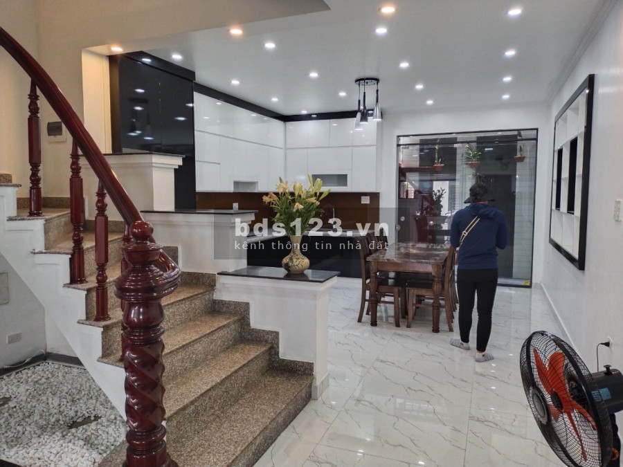 Nhà đẹp Ngõ Phố Thiên Lôi, 80m2 4 tầng. giá mềm nhất khu vực 5,6 tỷ