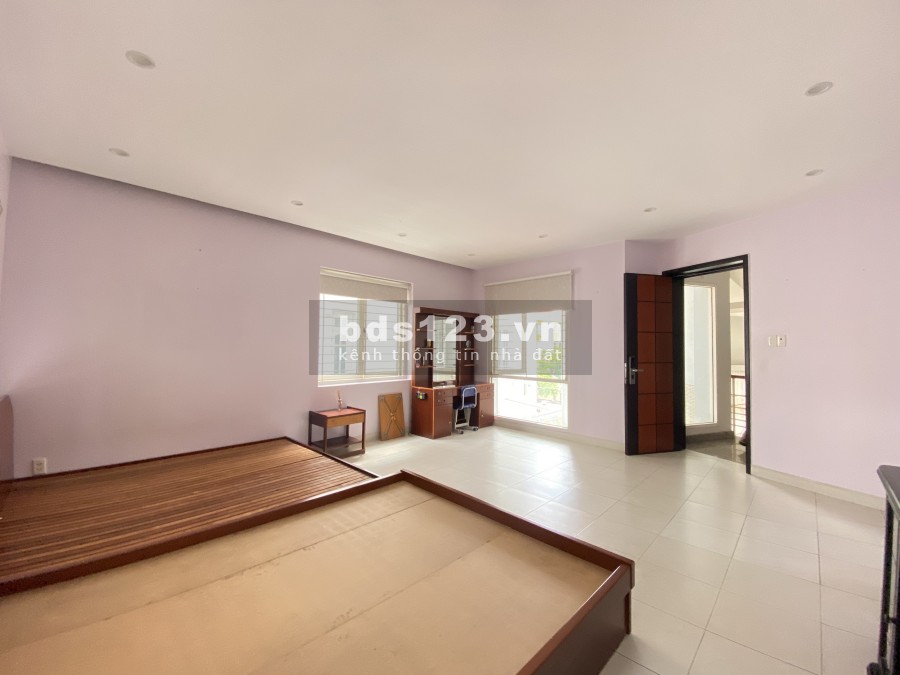 Cho thuê Villa 590m2 Gara,trệt lửng 2 lầu 4PN full NT Thảo Điền Quận 2