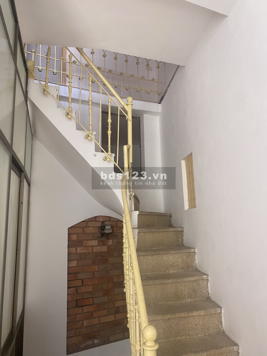 Bán nhà tại ngõ 168 Hào Nam, Đống Đa, Hà Nội, chính chủ, pháp lí đủ, giá bán 2.8 tỷ