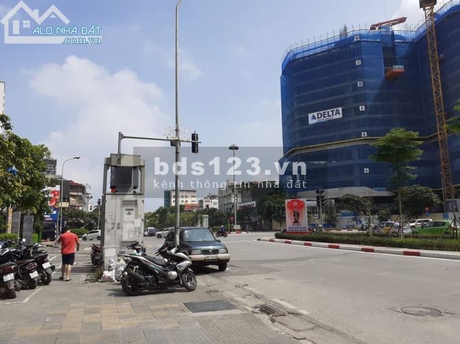 Mặt Phố Liễu Giai (Bán Gấp) nhà DT 70M x 4T, măt tiền: 8.5M. Vỉa Hè rộng 7M, kinh doanh vô địch