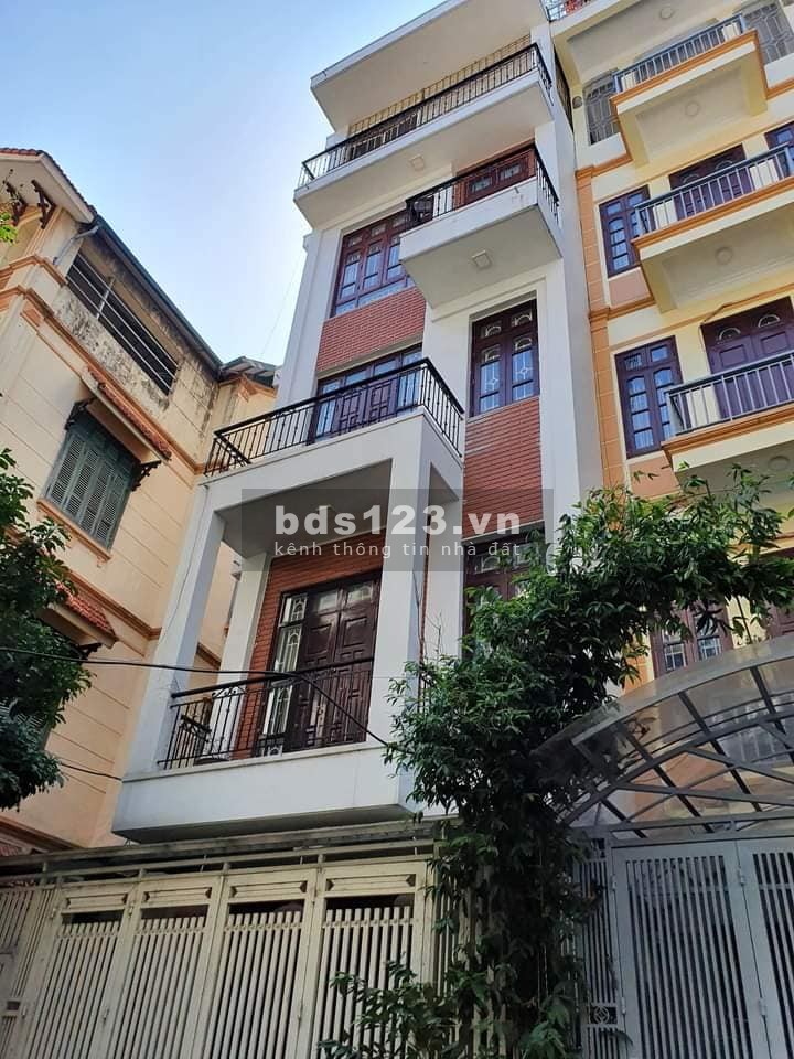 Bán nhà Trần Cung, Cầu Giấy, ô tô đỗ, 2 thoáng giá sốc 35m2, giá bán 3 tỷ