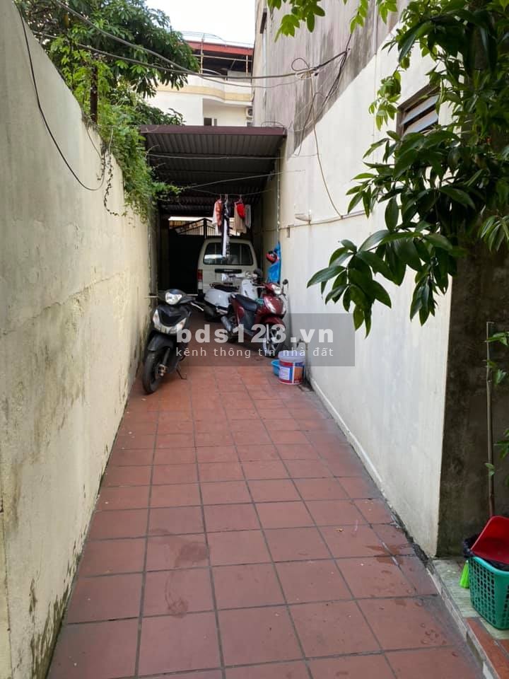 Bán nhà mặt ngõ gần phố ô tô vào nhà giá tốt khu vực Bồ Đề, Long Biên, tứ bề thoáng mát