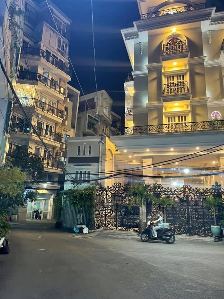 Bán nhà ở Lê Văn Sỹ, Phường 12, Quận 3, 100m2, nở hậu, hẻm hơn 6m