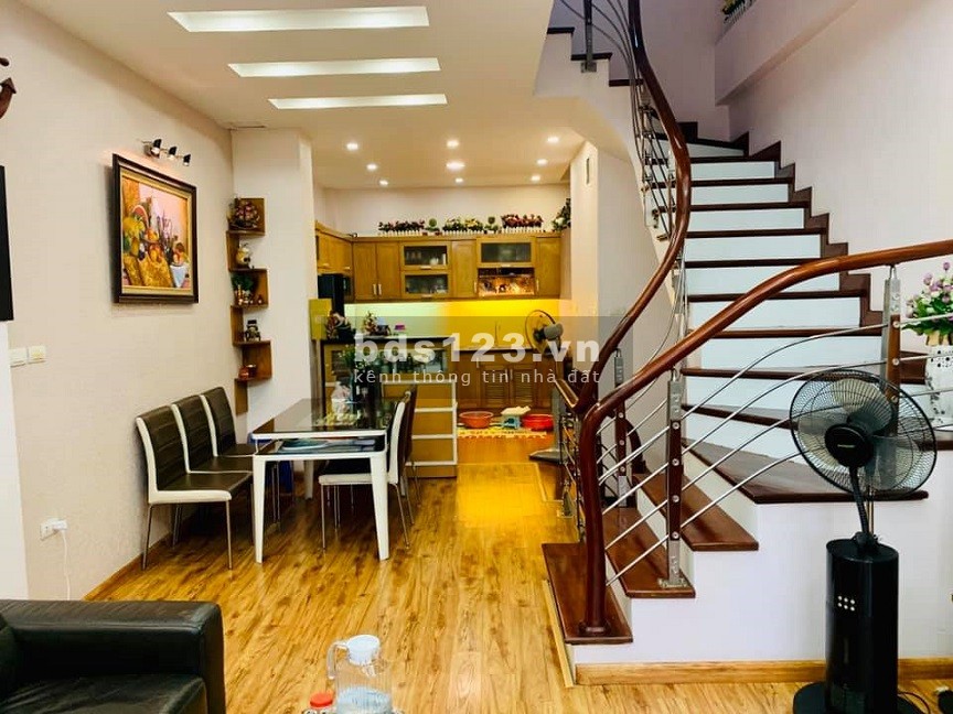 Cần bán gấp nhà Trần Phú, trung tâm Quận Hà Đong, diện tích 58m2, mt 4.5m, giá 3.75 tỷ