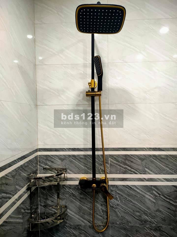 Nhà 6 tầng thang máy. dt 47m 5 tỷ 250 đường ô tô tránh, mặt đường nhựa