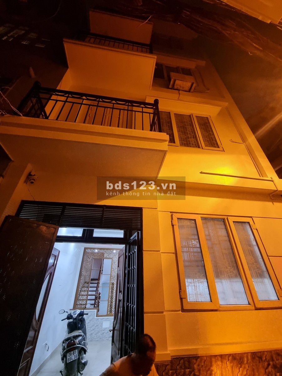 Nhà lô góc đẹp long lanh, siêu phẩm Quận Tây Hồ, dt 50m2, giá hấp dân 4.8 tỷ