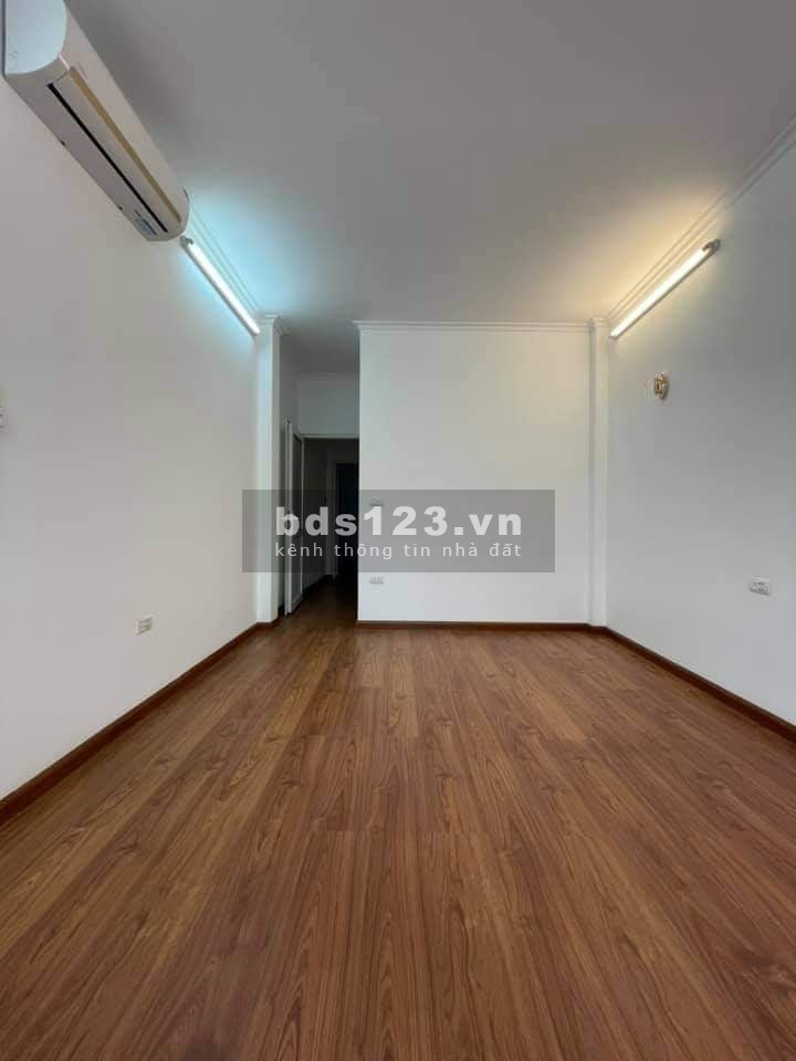 Bán nhà Vĩnh Hưng, siêu phẩm mới lên, vị tí nhất đẳng, dt 39m2, giá 2.1 tỷ