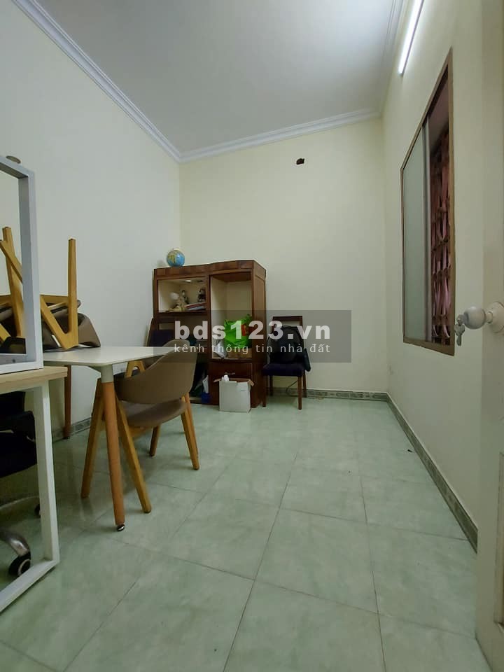Bán nhà 3 tầng Nguyễn Văn Cừ Lô góc 3 mặt ngõ ô tô đỗ cửa