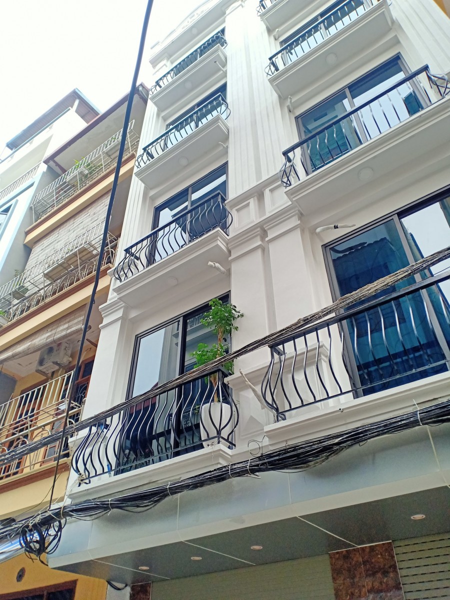 Chính chủ cần bán kinh doanh Quận Hà Đông, giá chỉ 5,6 tỷ, còn mới, lh 0968501992