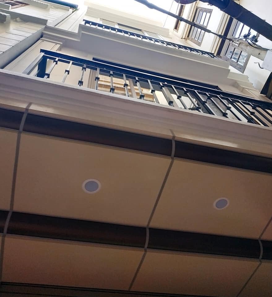 Bán nhà nguyên căn 6 tầng, kinh doanh 50 triệu, diện tích 80m2, kiến trúc hiện đại