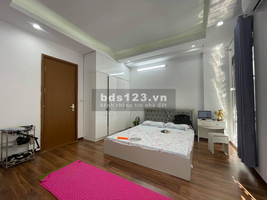 Nhà nguyên căn chính chủ bán tại Hoàng Mai, dt 30m2, giá 3.5 tỷ, tặng full nt, giá 400 triệu