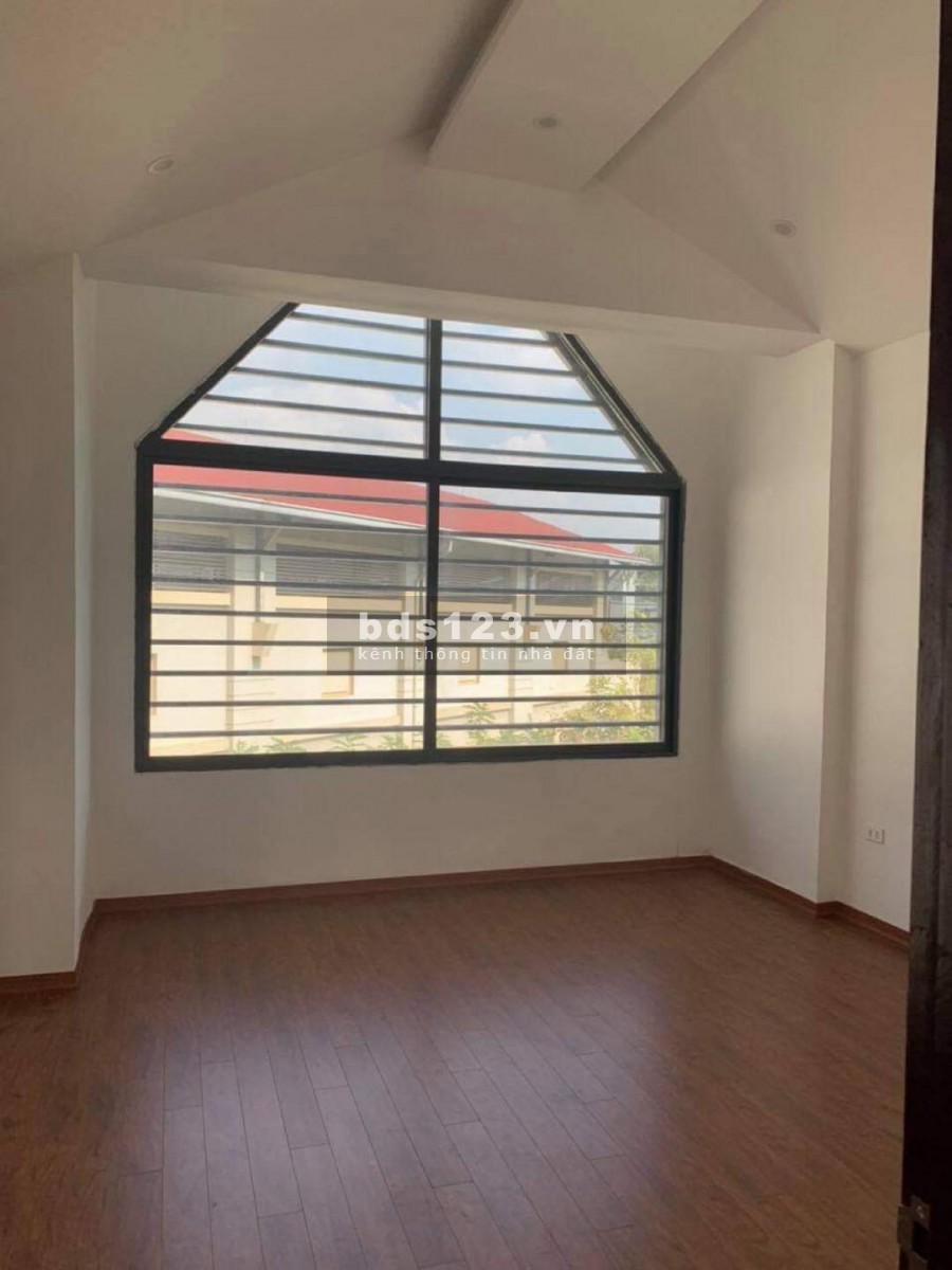 Bán nhà lô góc 2 mặt ô to tránh ngõ 78 Duy Tân, tiện kinh doanh dt 55m2 4 tầng mt 4m giá 12,5 tỷ