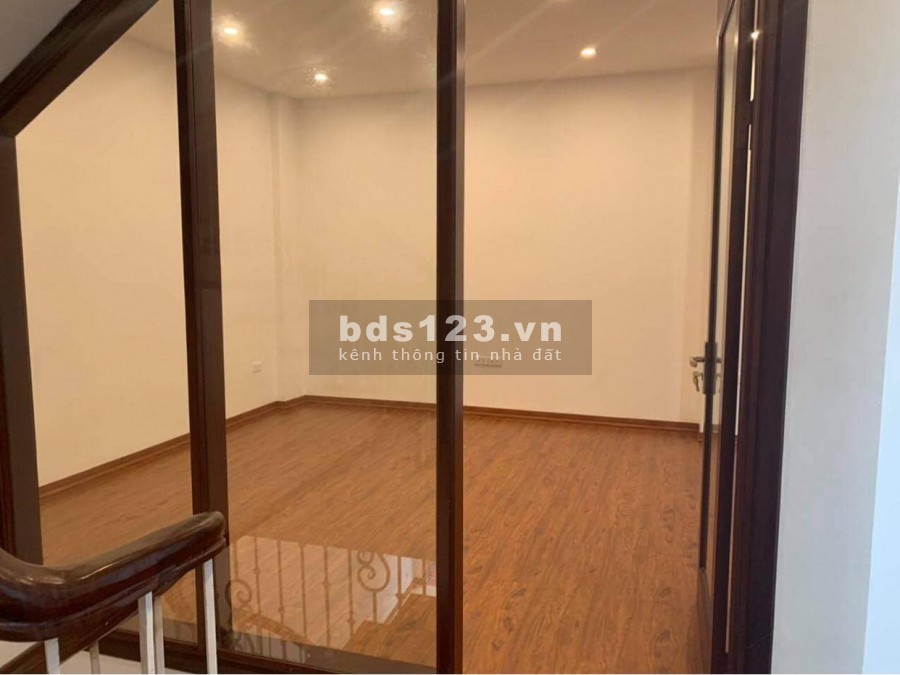 Bán nhà lô góc 2 mặt ô to tránh ngõ 78 Duy Tân diện tích 55m2, 4 tầng, mt 4m, giá bán 12,5 tỷ