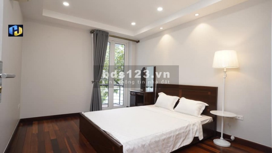 Bán nhà mặt đường Trần Thủ Độ, Hoàng Mai ô tô, vỉa hè, kinh doanh 290m2x5T, Mt11m, 28 tỷ
