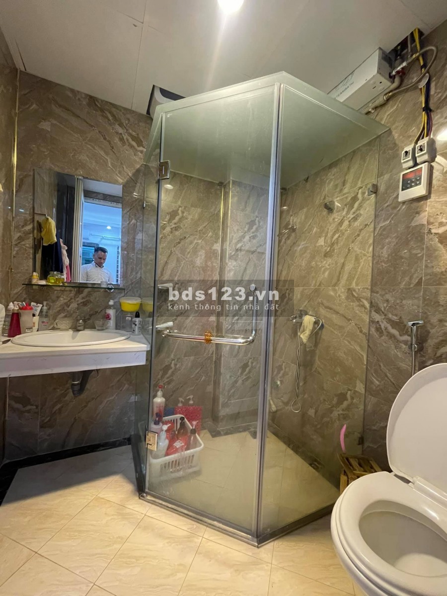 Nhà nguyên căn chính chủ bán tại Hoàng Mai, dt 30m2, giá 3.5 tỷ, tặng full nt, giá 400 triệu