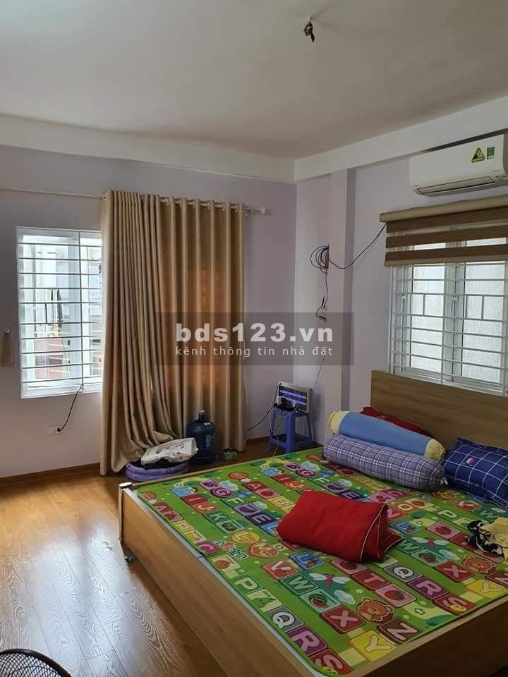 Ô tô đỗ cổng nhà 2 mặt thoáng, kiến trúc đẹp, Quận Cầu Giấy, giá 4 tỷ, gần hồ Tây