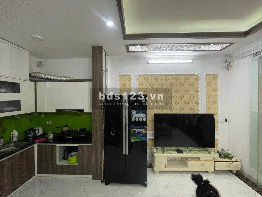 Nhà nguyên căn chính chủ bán tại Hoàng Mai, dt 30m2, giá 3.5 tỷ, tặng full nt, giá 400 triệu