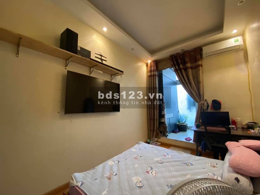 Bán nhà tại Đường Kim Mã, Ba Đình, Hà Nội diện tích 24m2 giá 2.65 Tỷ, ngõ thông