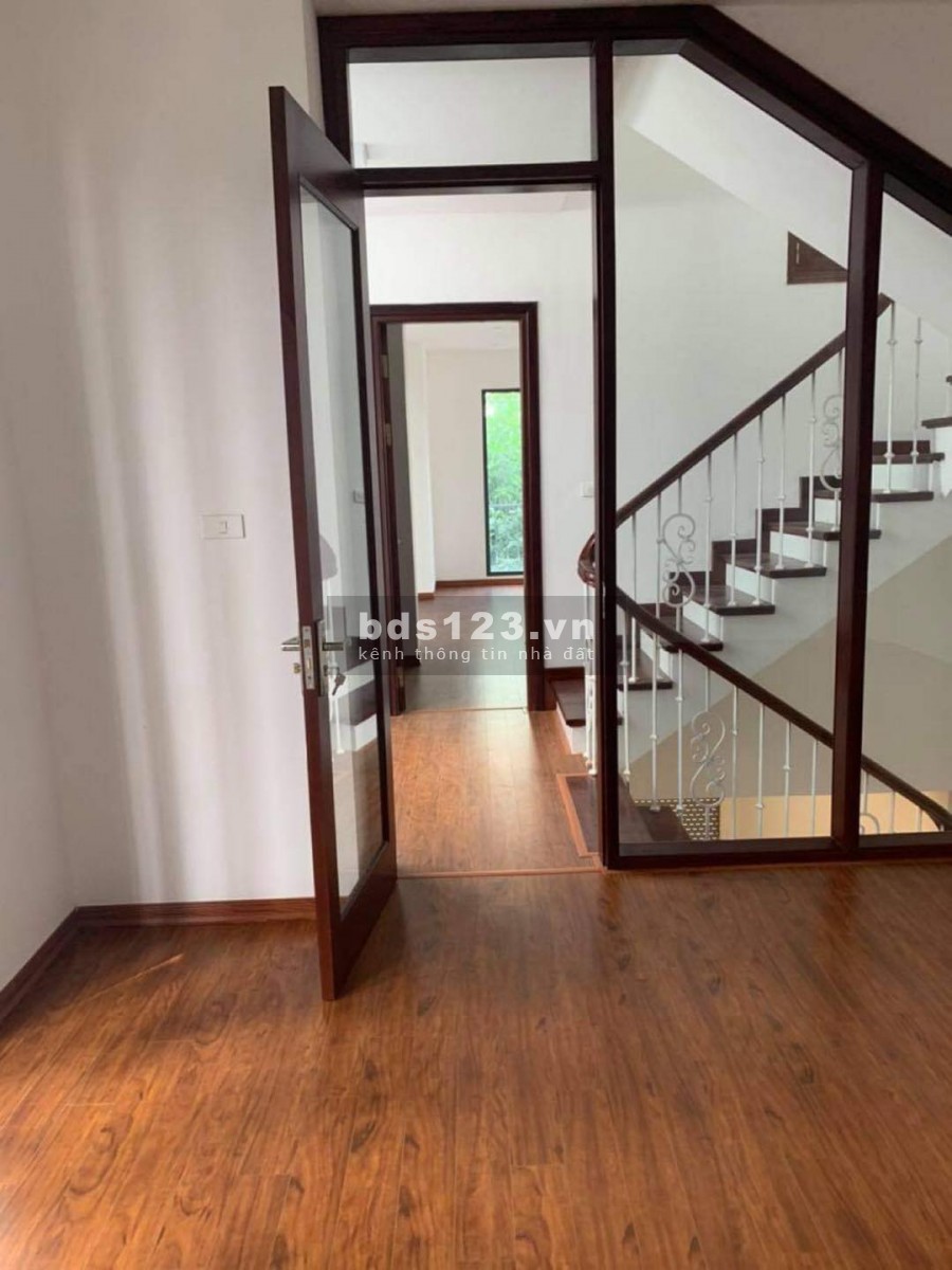 Bán nhà lô góc 2 mặt ô to tránh ngõ 78 Duy Tân diện tích 55m2, 4 tầng, mt 4m, giá bán 12,5 tỷ