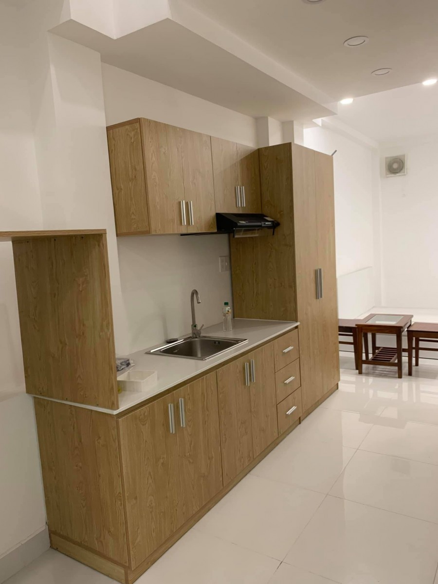 Bán nhà đẹp Nguyễn Khoái vào ở ngay, hợp đồng thuê 30tr tháng 6 phòng víp 8,7 tỷ
